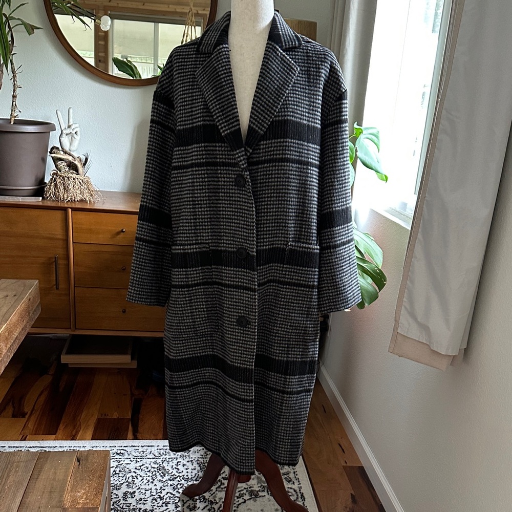With Black Longline Blazer